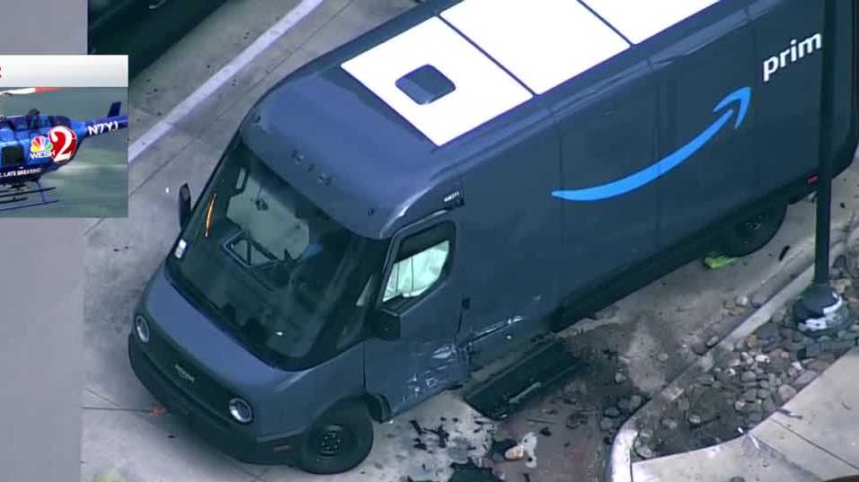 Deputies investigate possible crash involving Amazon truck in downtown Orlando