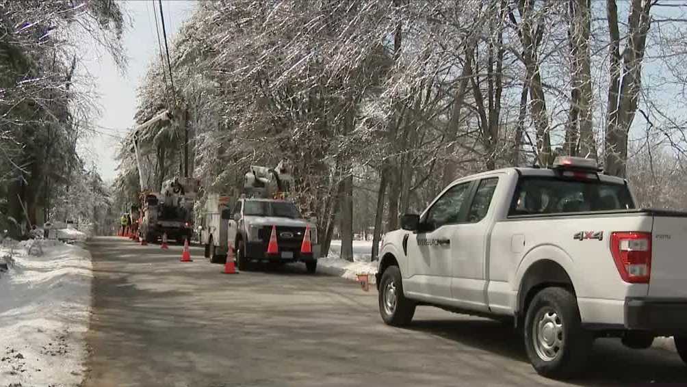 Utility crews in NH prepare for outages caused by heavy snow - Vimarsana News