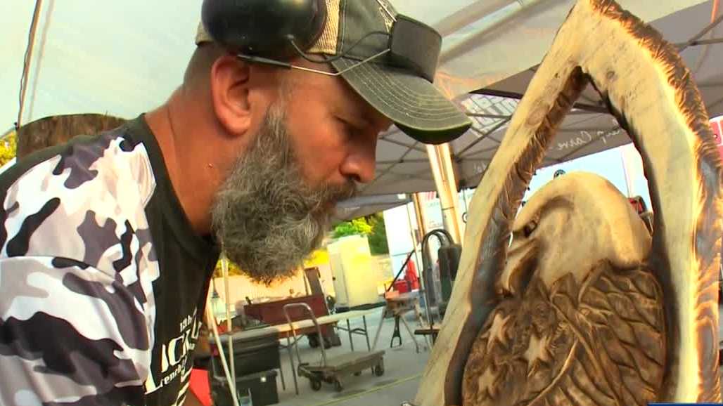 Chainsaw artists from across country in French Lick for Bear Hollow