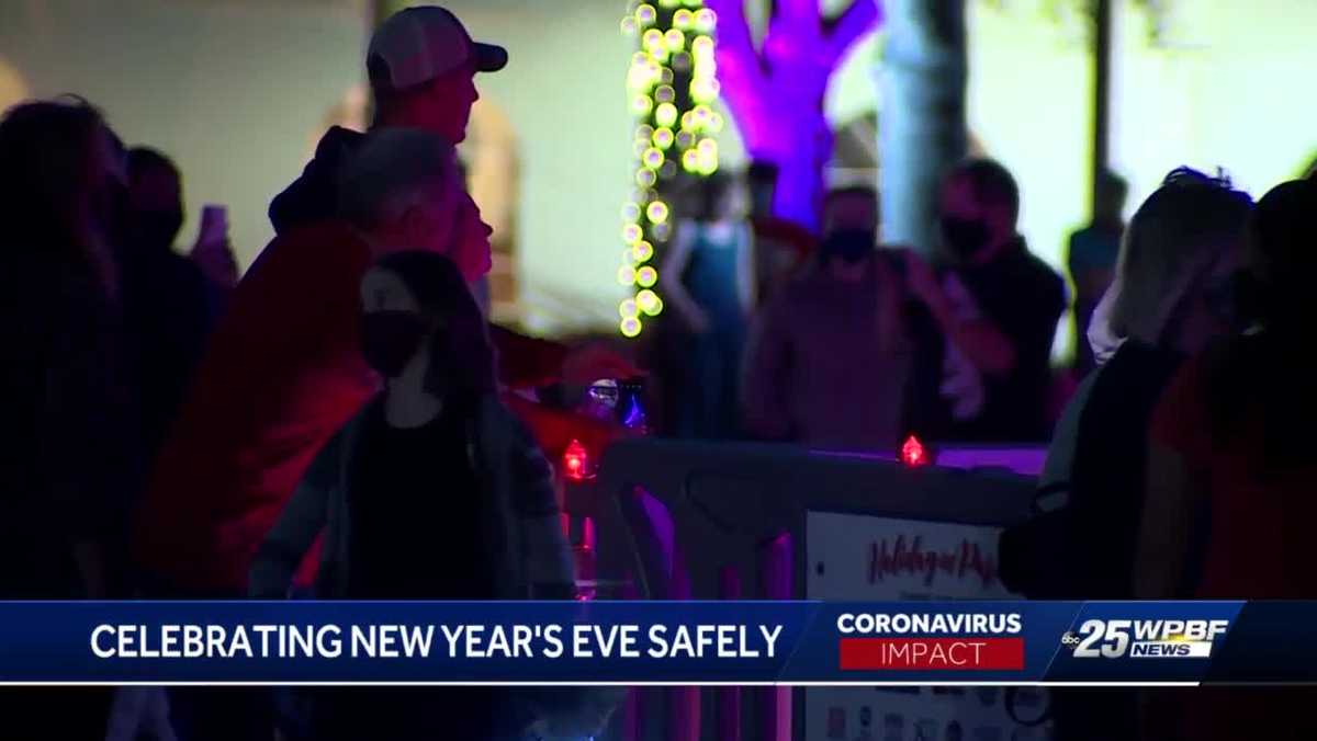 Hundreds head to Downtown West Palm Beach to celebrate the new year