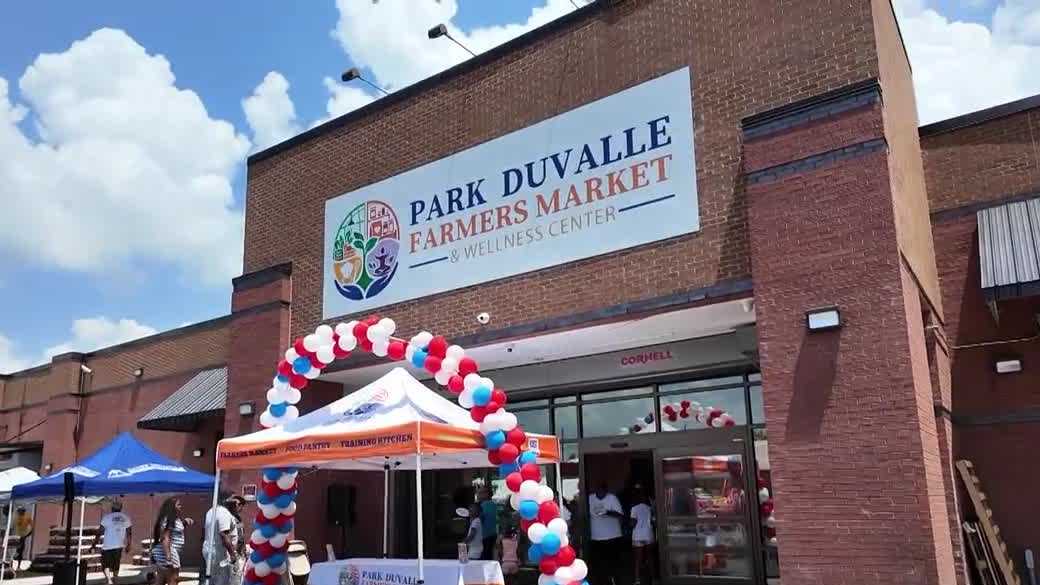 Park DuValle Farmers Market opens with goal of making healthy food more accessible