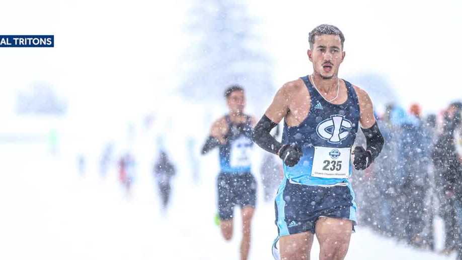 Iowa Central cross country team commemorates snowy national championship with new rings
