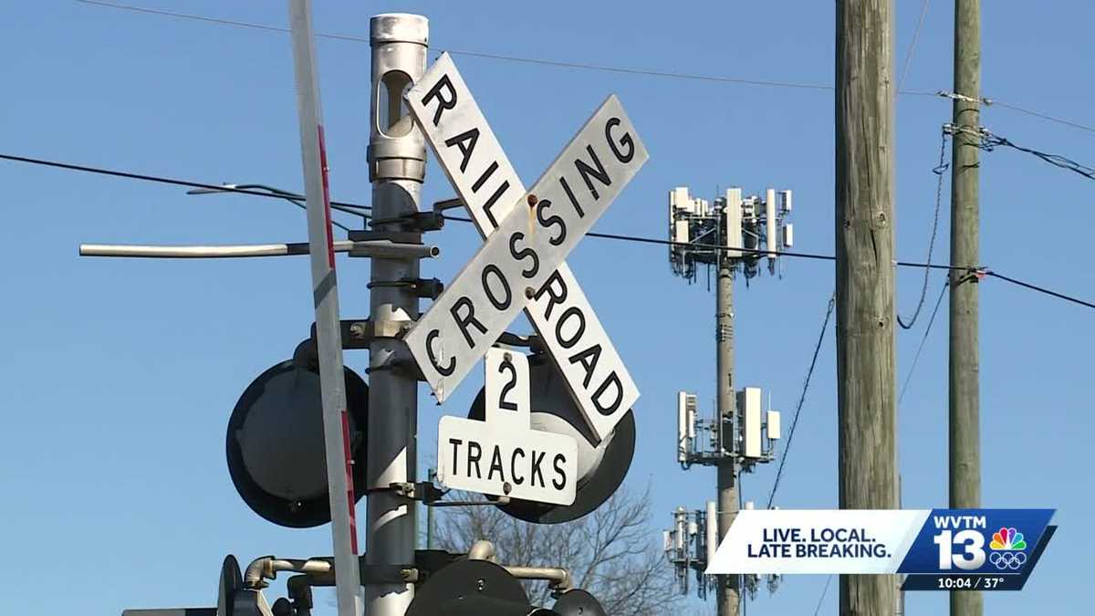 'Nothing is worth sacrificing your life': Officials urge caution at railroad crossings after fatal Jefferson County crash