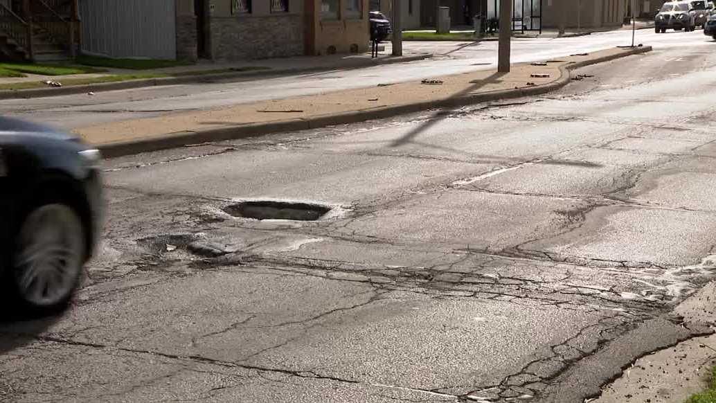 'Busting their wheels': Milwaukee DPW has most pothole patch requests since 2019