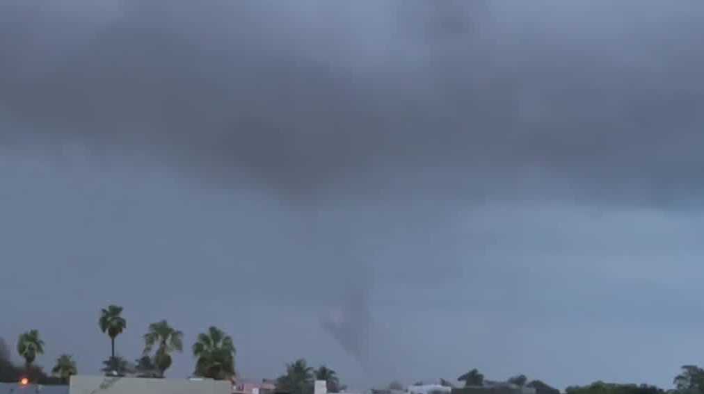 EF-0 tornado touched down in Fort Lauderdale, Florida