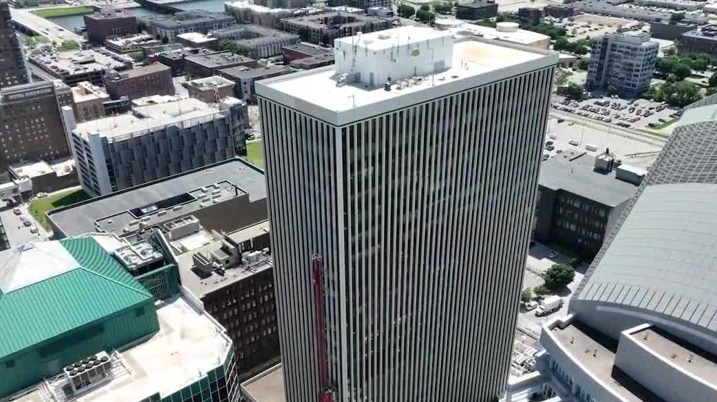 Des Moines skyscraper transformed into luxury apartments