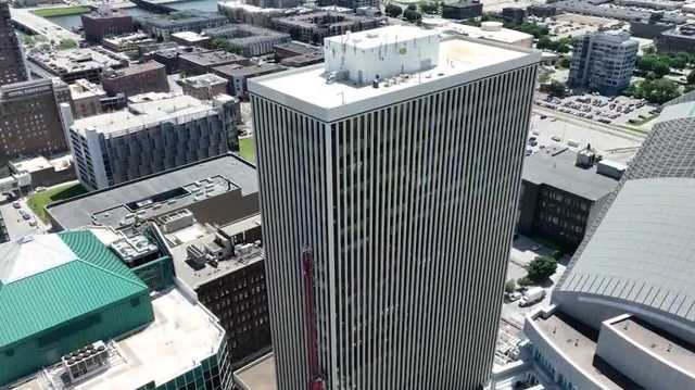 Des Moines skyscraper transformed into luxury apartments
