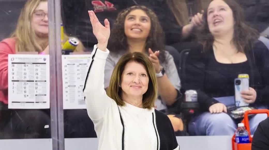 'She certainly did live a full like': UNO Hockey honors Colleen Barstow after her battle with cancer