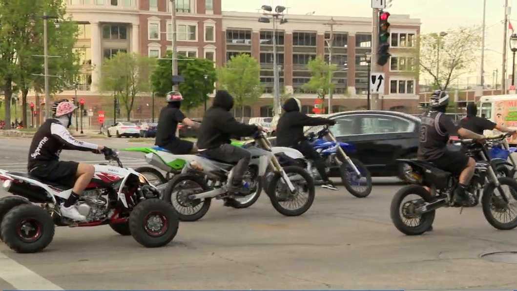 Safety concerns grow on Milwaukee’s Water Street after bar closure ...