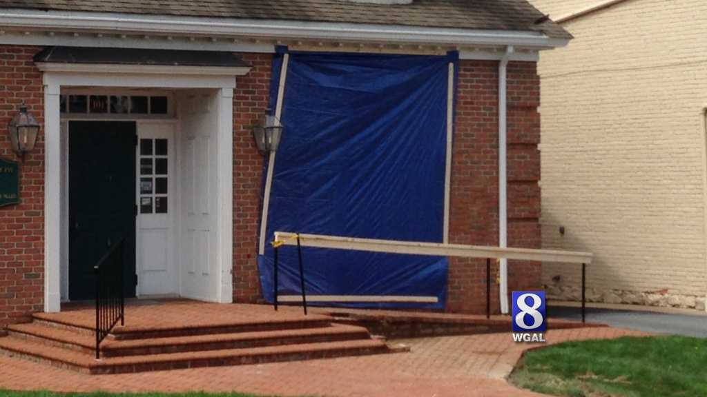 Car crashes into building in Lancaster County