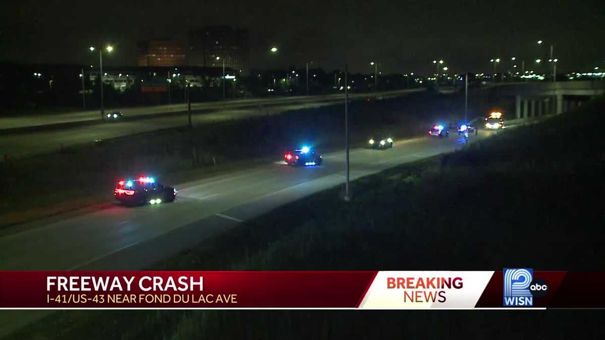Early morning crash causes temporary closure of freeway off-ramp