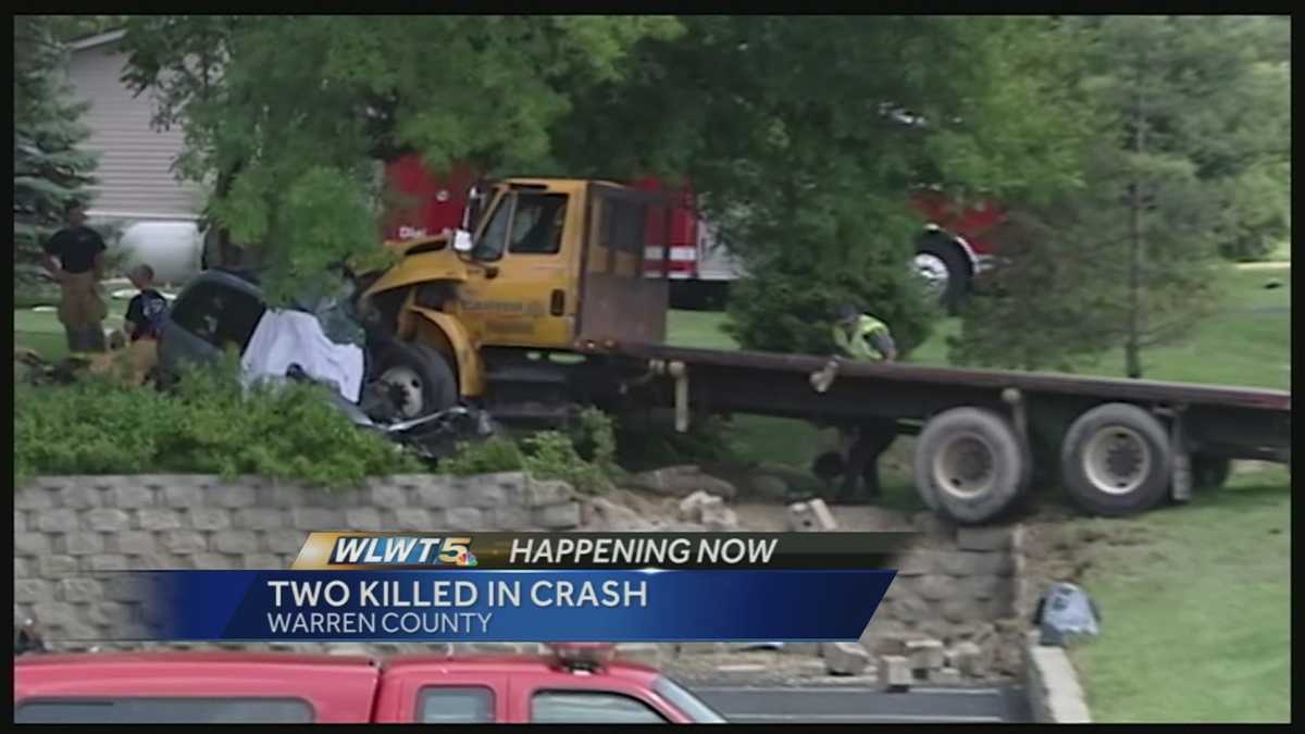 Two killed in 3car crash in Warren County