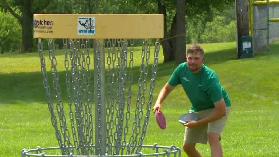 Pro disc golfers try out Iowa's courses