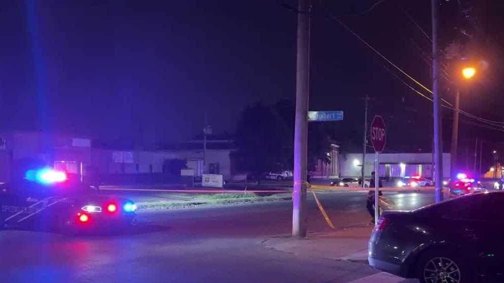 LMPD: 2 men, 1 woman injured during a shooting in Algonquin