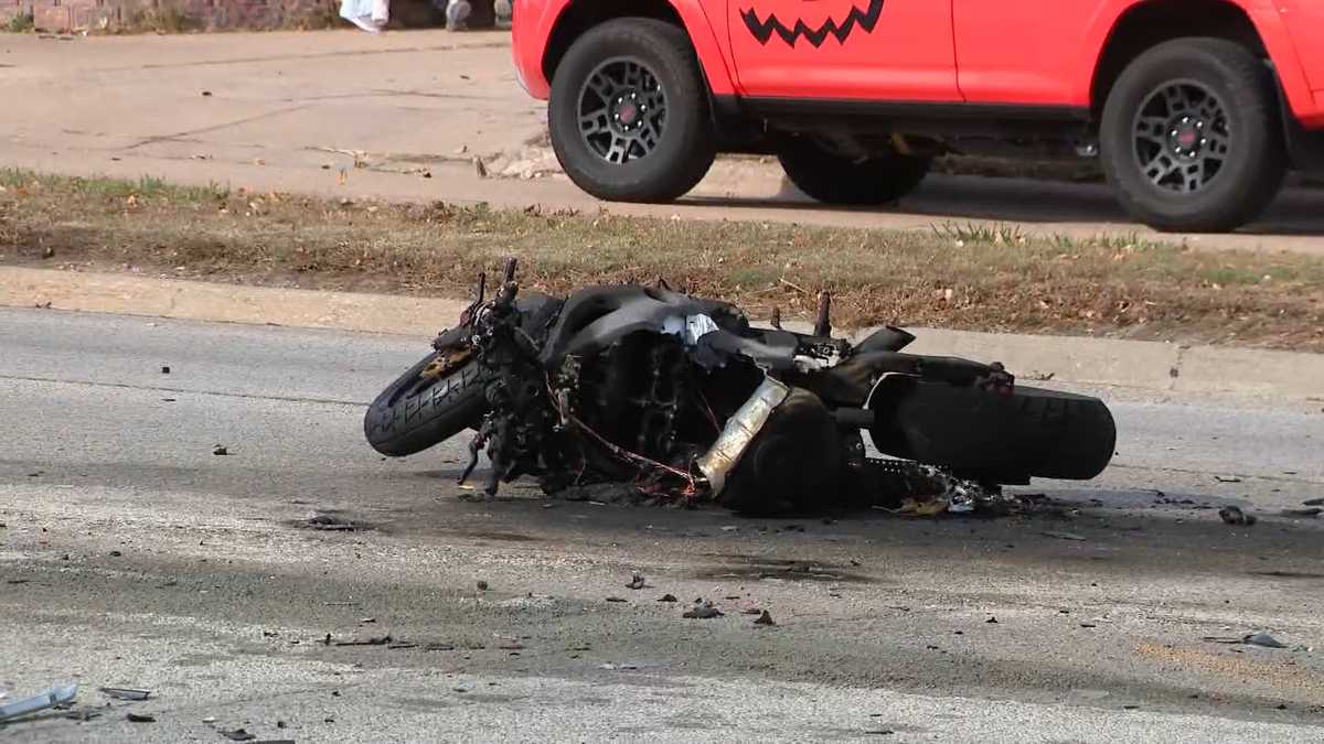 Omaha crash sends one person to the hospital with CPR in progress