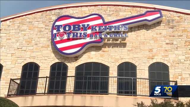 'I Love This Bar and Grill' is over capacity as Toby Keith fans visit in his honor - Vimarsana News