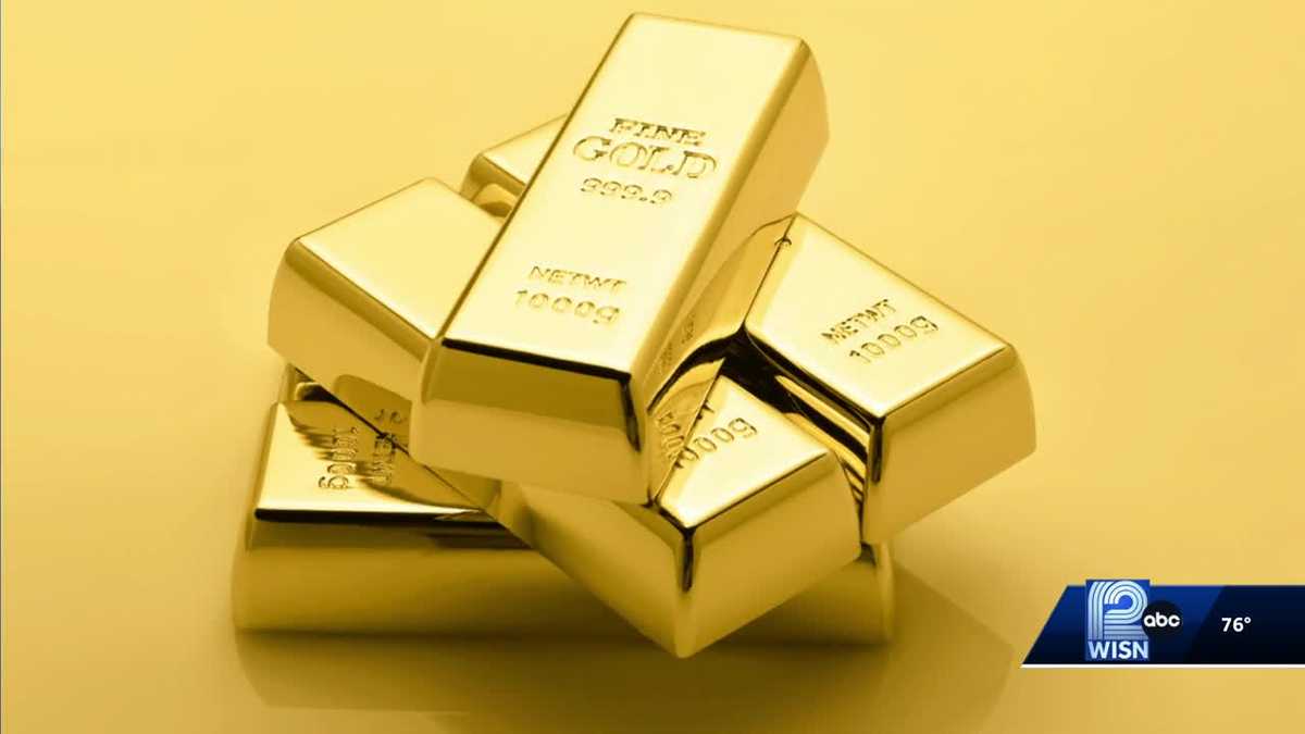 Prosecutors: Two stole millions in gold bars from Wisconsinites, others