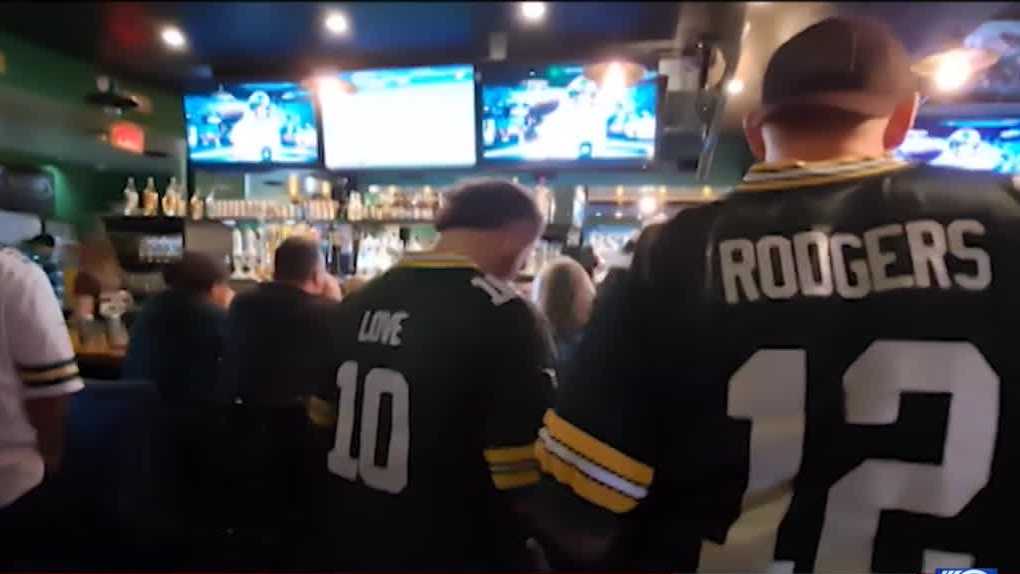 Milwaukee bar patrons who took up 'Jets Lose, You Win' offer had