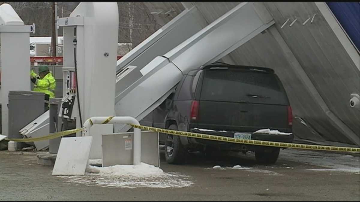 No injuries when gas station canopy collapses