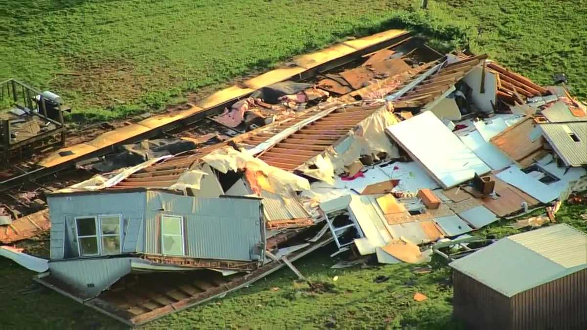 WATCH: Sky 5 surveys tornado damage in southwest Oklahoma