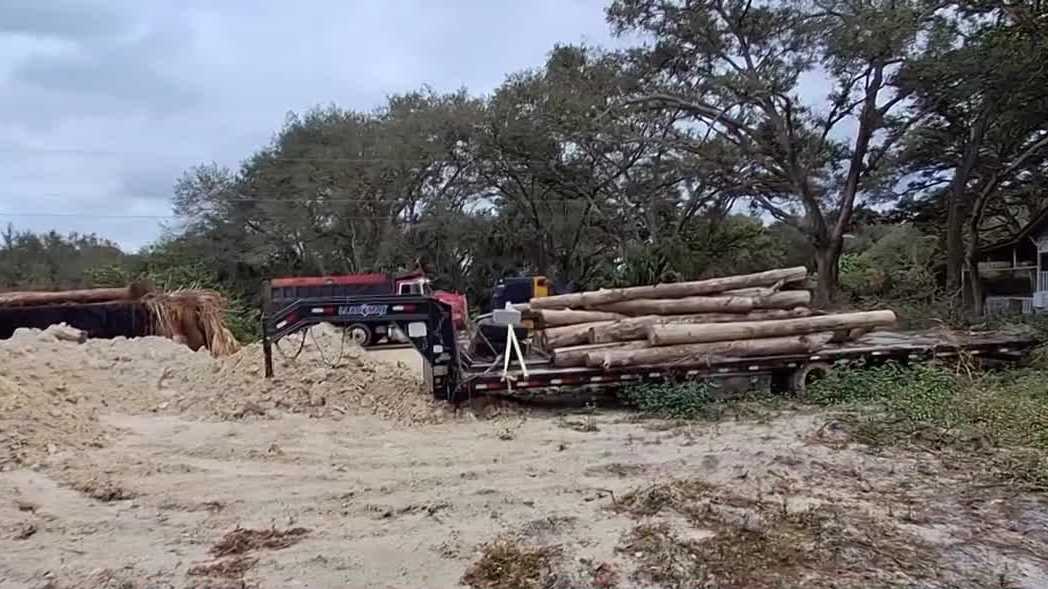 Lehigh Acres homeowners continue efforts on clearing abandoned construction lot