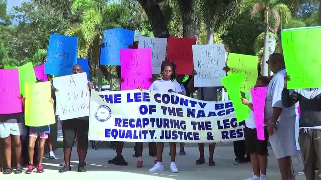 Fort Myers mayor faces protests, calls for resignation - WBBH