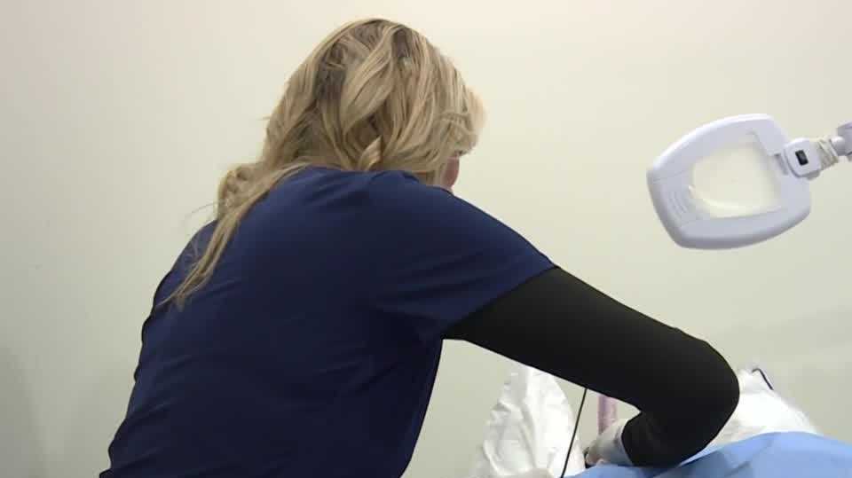 Florida permanent makeup artist uses 