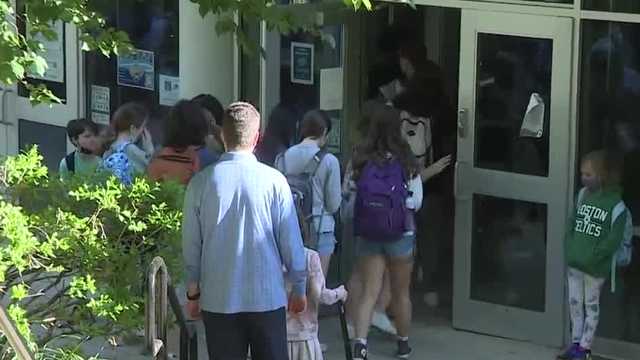 Brookline students return to class after teachers strike - Vimarsana News