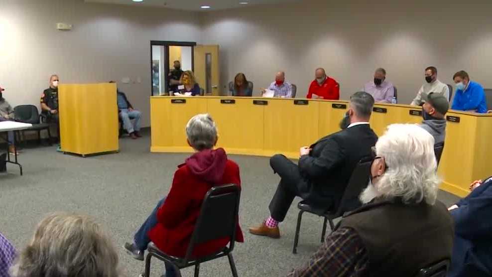 Two Huxley City Council members fail at their attempt to get city