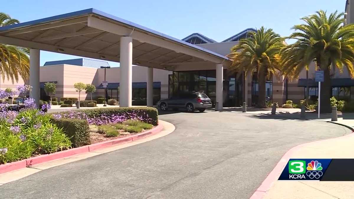 New COVID-19 vaccine, testing rules for visitors go into effect at California hospitals