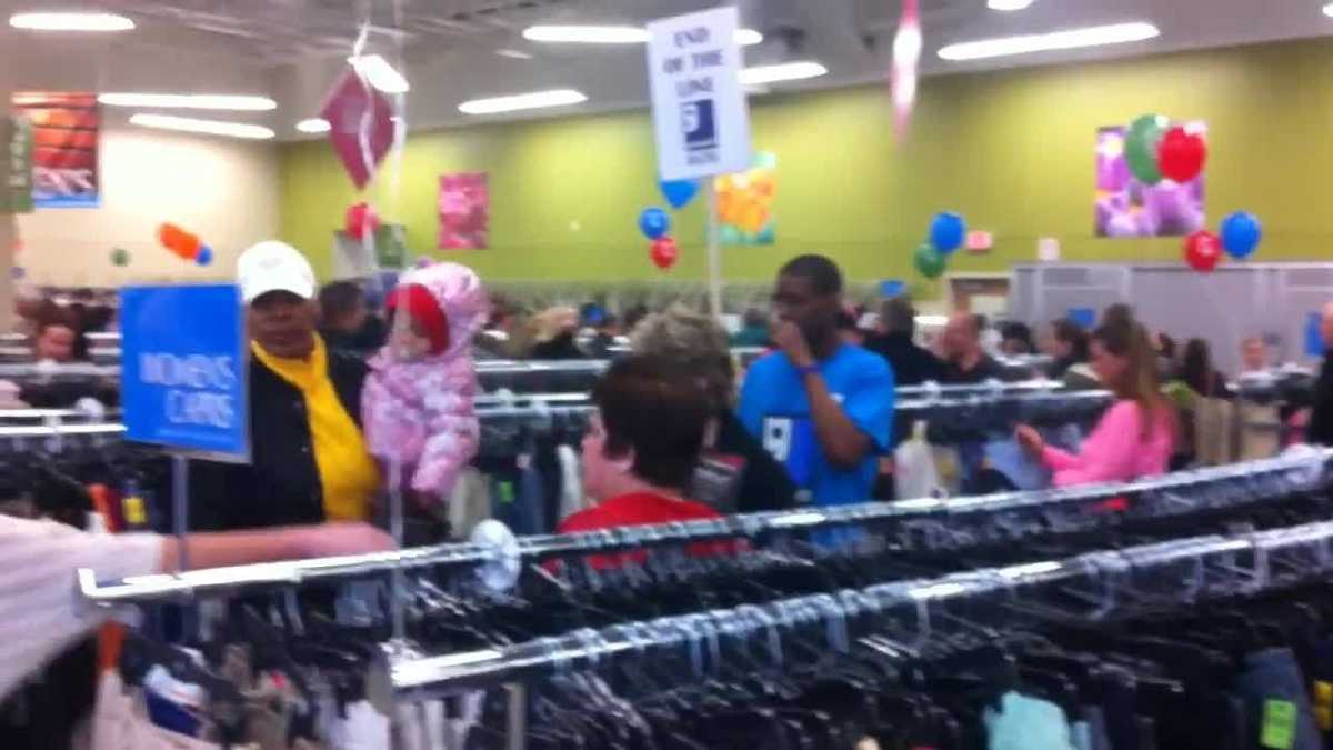 Goodwill opens new store in Brookfield