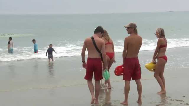 Lifeguards teach about water safety on Hampton Beach - Vimarsana News