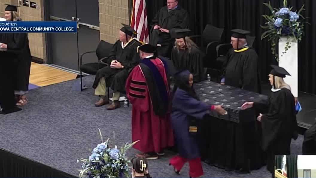 Iowa community colleges could offer bachelor's degrees one day