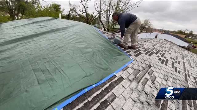 Oklahoma homeowners protect damaged homes from incoming rainfall - Vimarsana News