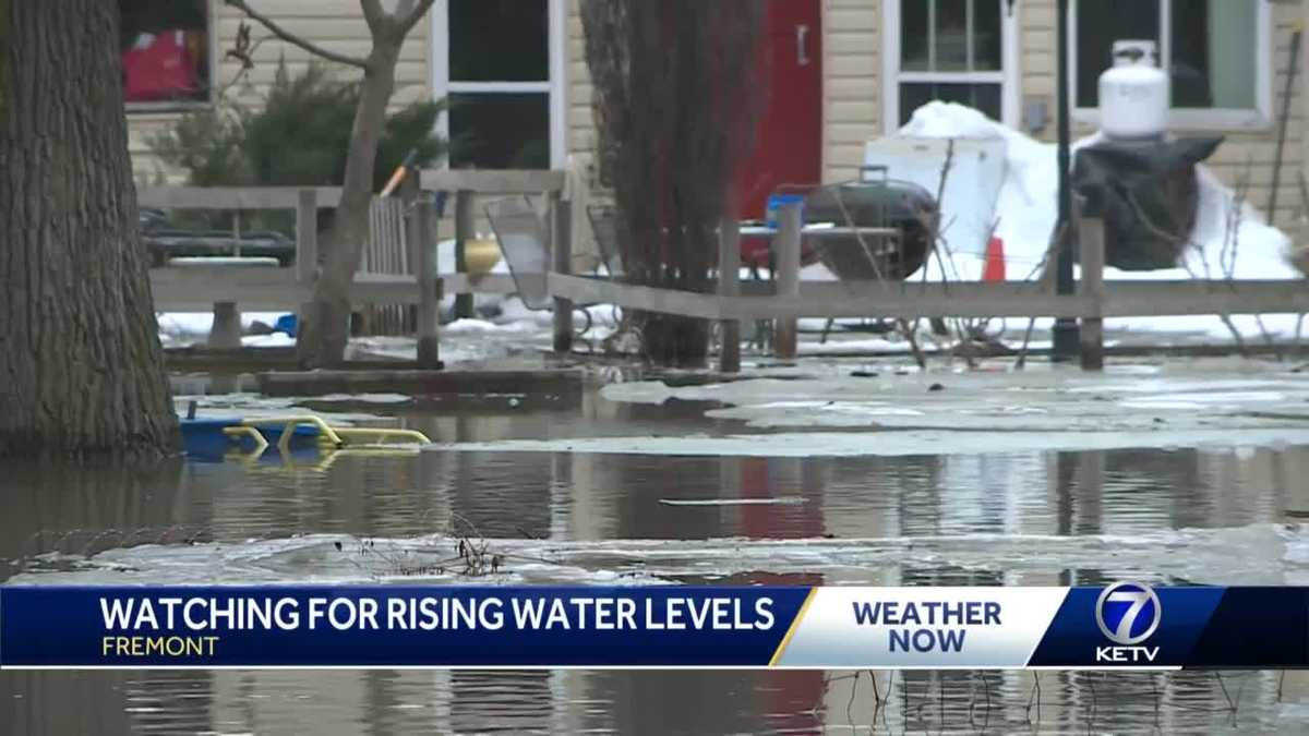 Watching for rising water levels near Fremont, Schuyler