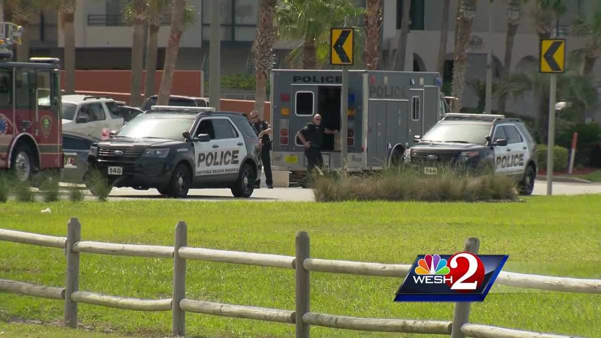 Man barricaded inside home in Daytona Beach Shores