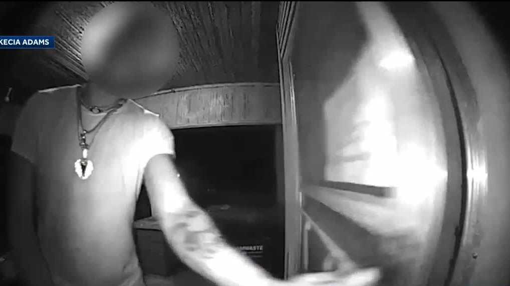 'I was pissed': Woman asks social media to help find man trying to break in aunt's home on camera