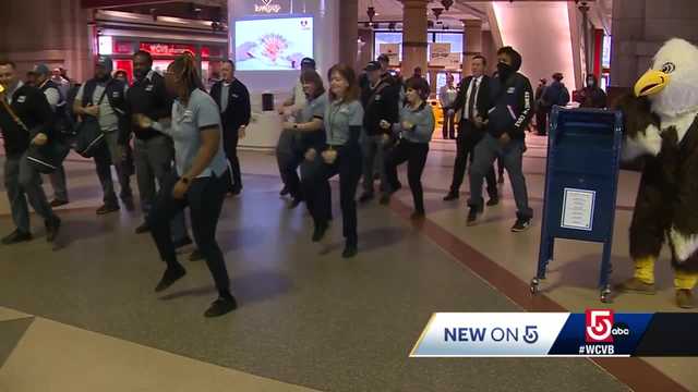 Postal workers take part in flash mob in Boston to attract workers - Vimarsana News