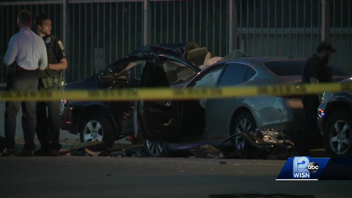 Police: 2 people killed in drag racing crash in Milwaukee