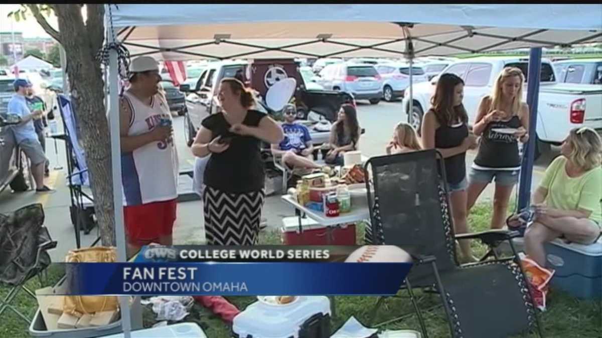 Fans pour into Omaha for Fan Fest at the CWS