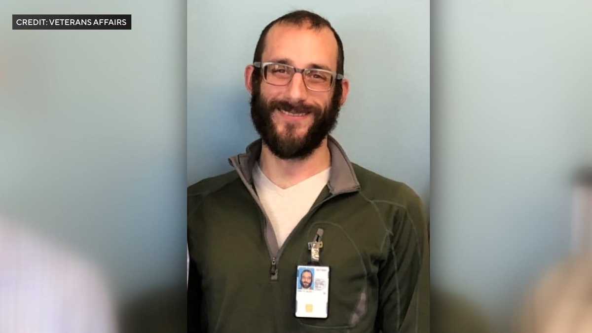 2 federal agents fired shots in encounter that killed Alex Pretti, according to DHS notice