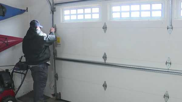 how to protect your garage doors during freezing temperatures