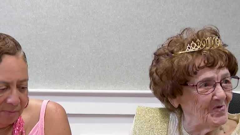 Omaha woman celebrates her 100th birthday with a party - Vimarsana News