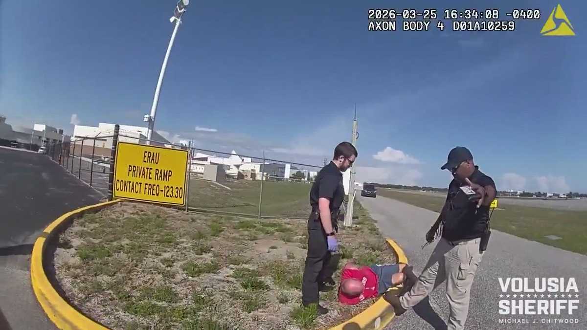 Man accused of urinating on Florida airport taxiway, chasing after planes indicted on federal charge