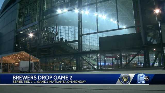 Fans watch Brewers in playoffs at AmFam Field for first time since 2018 - Vimarsana News