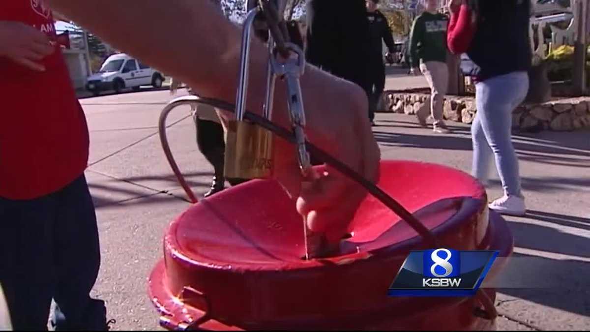 Salvation Army red kettles in full swing