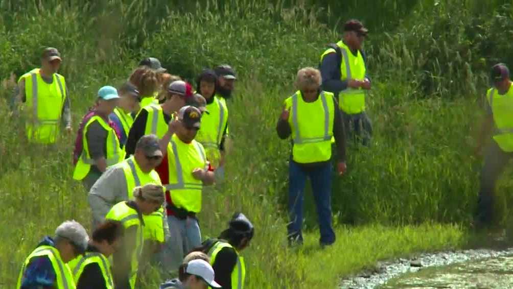 Search for missing Iowa boy intensifies; community members help by the