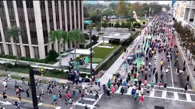 Families cheer on runners at OUC Orlando Half Marathon - Vimarsana News