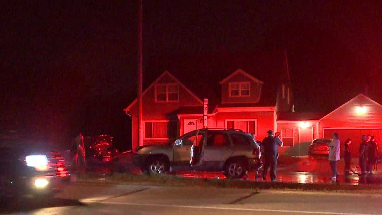 ﻿Milwaukee woman pinned between cars while pushing stalled vehicle - Vimarsana News
