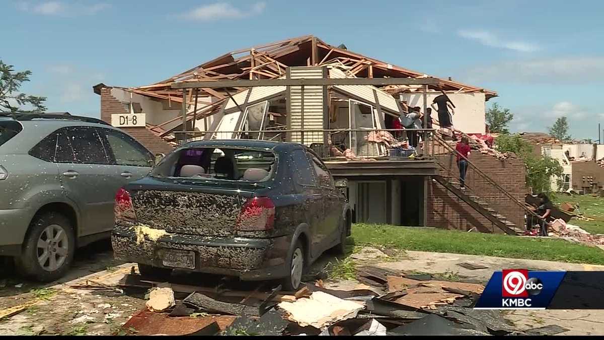 Residents of apartment complex in Jefferson City hit hard by tornado